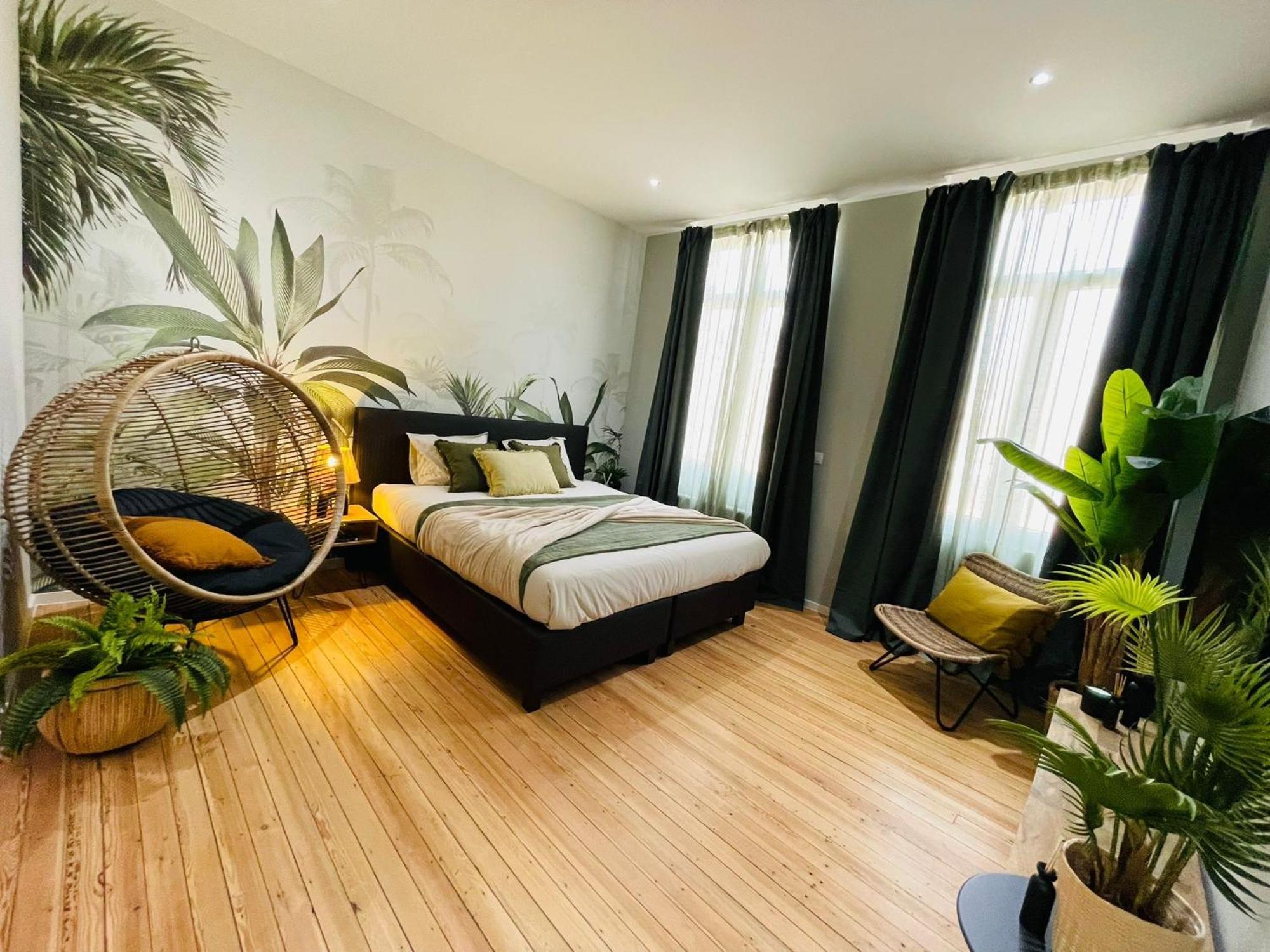 Appartement Exotique Avec Bain Balneo Liege Bagian luar foto