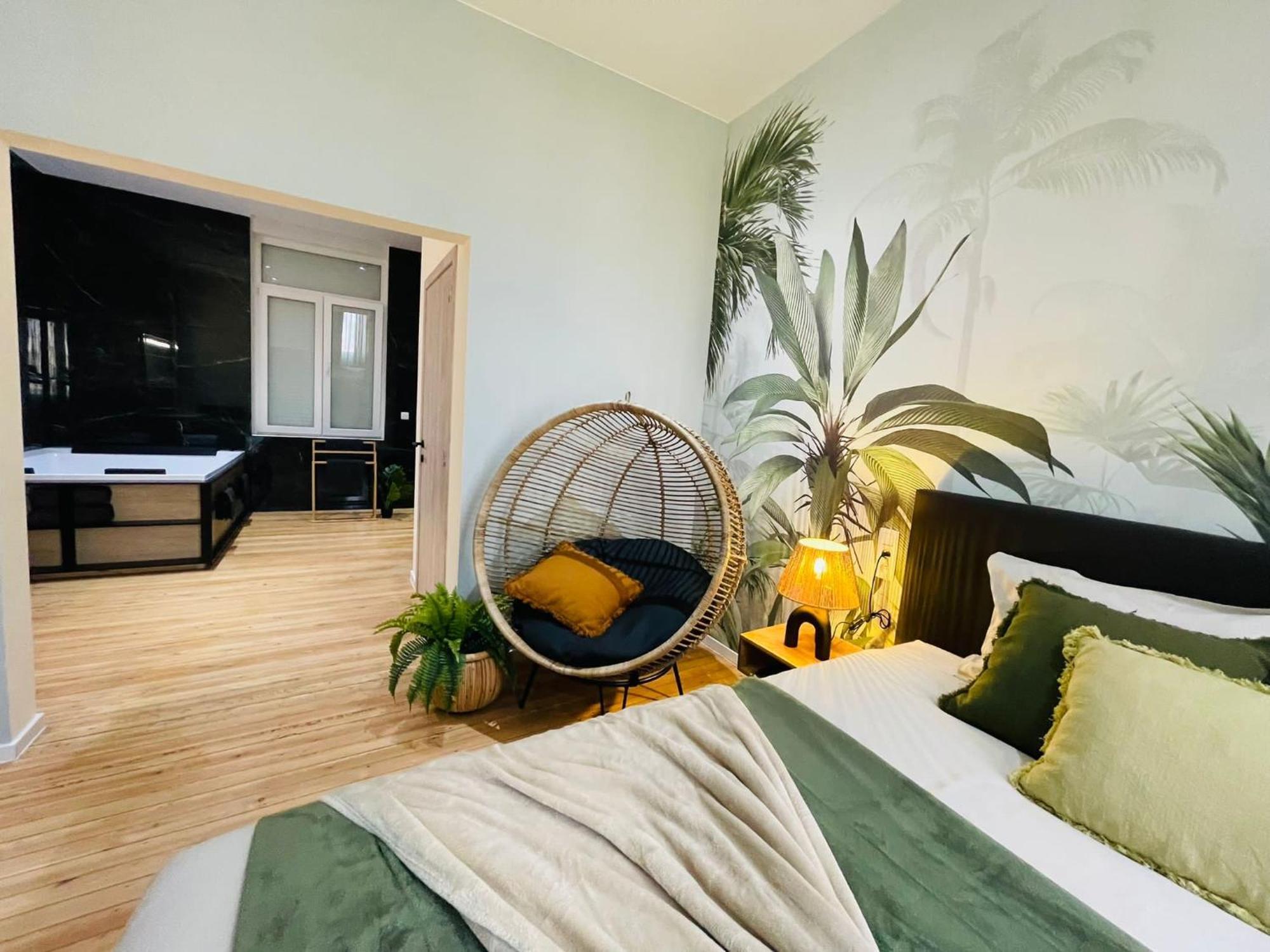 Appartement Exotique Avec Bain Balneo Liege Bagian luar foto